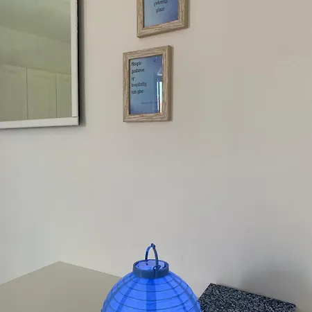Grazioso E Tranquillo Bilocale Vista Lago Appartamento *